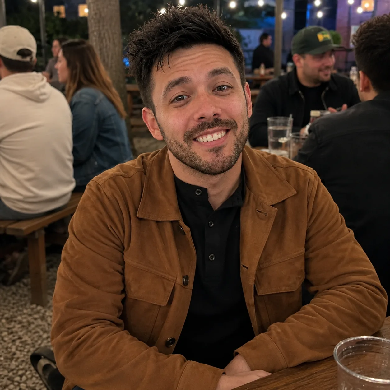 Man's original selfie before AI dating photo transformation - set 4, photo 3